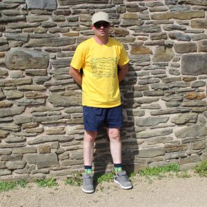 With hints of mental instability Tee-shirt